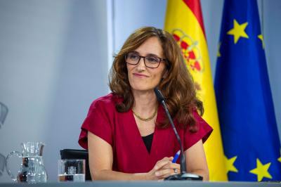Aprobada nueva ley que amplía espacios libres de tabaco en España