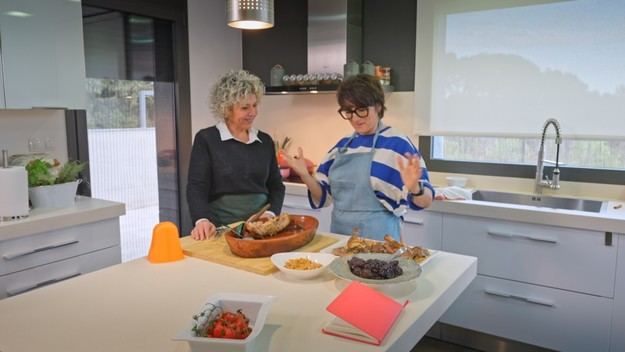 Sílvia Abril presenta ànec mut amb prunes i pinyons al Penedès aquest diumenge en 'La recepta perduda'