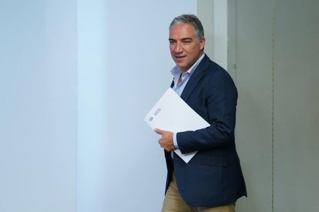 Bendodo critica la obligación de tributar a propietarios de viviendas okupadas sin alquiler cobrado