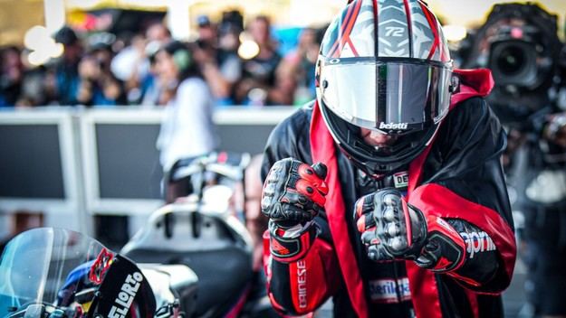 Bezzecchi arrasa en el inicio de la temporada 2026 en Tailandia