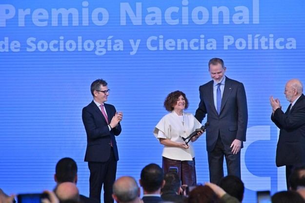 Bolaños entrega el Premio Nacional de Sociología 2025 a Capitolina Díaz