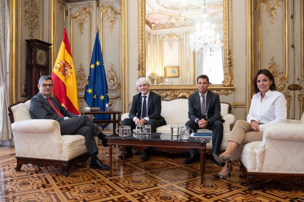 Bolaños busca mejorar el Servicio Público de Justicia en reunión con abogados españoles