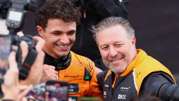 Norris brilla y McLaren logra una estrategia perfecta en la victoria de Australia