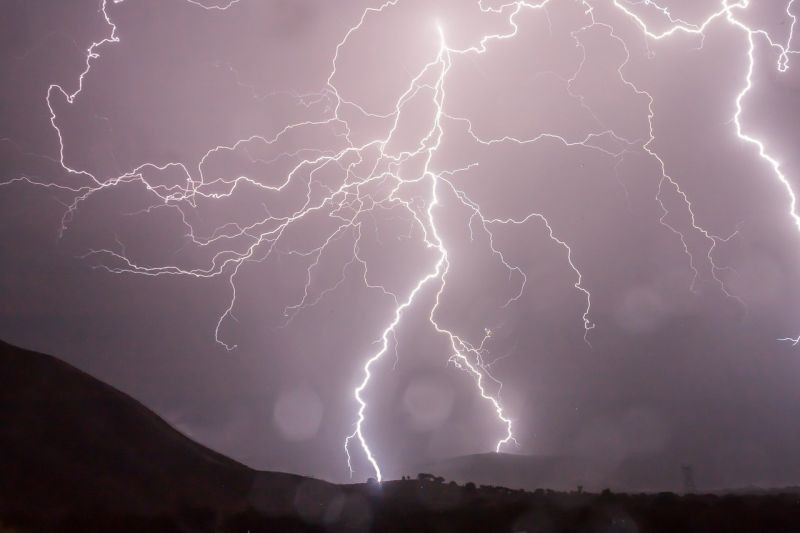 Aviso amarillo en Cantabria por lluvias y tormentas este martes y miércoles