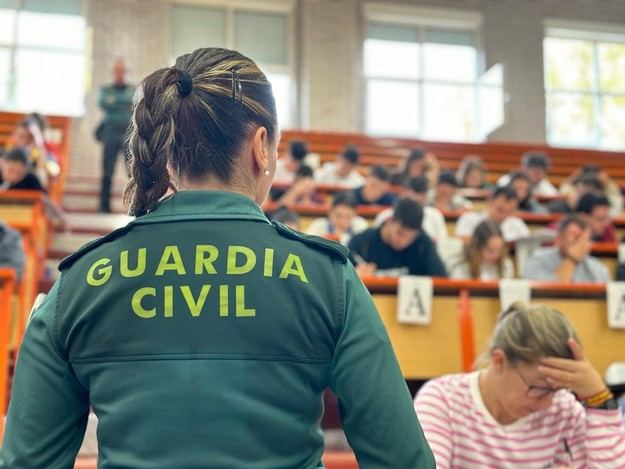 Cerca de 27.000 aspirantes se presentan a las oposiciones de la Guardia Civil