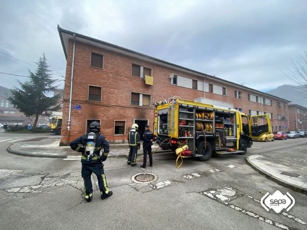 Incendio en vivienda de San Martín del Rey Aurelio deja cuatro afectados por humo