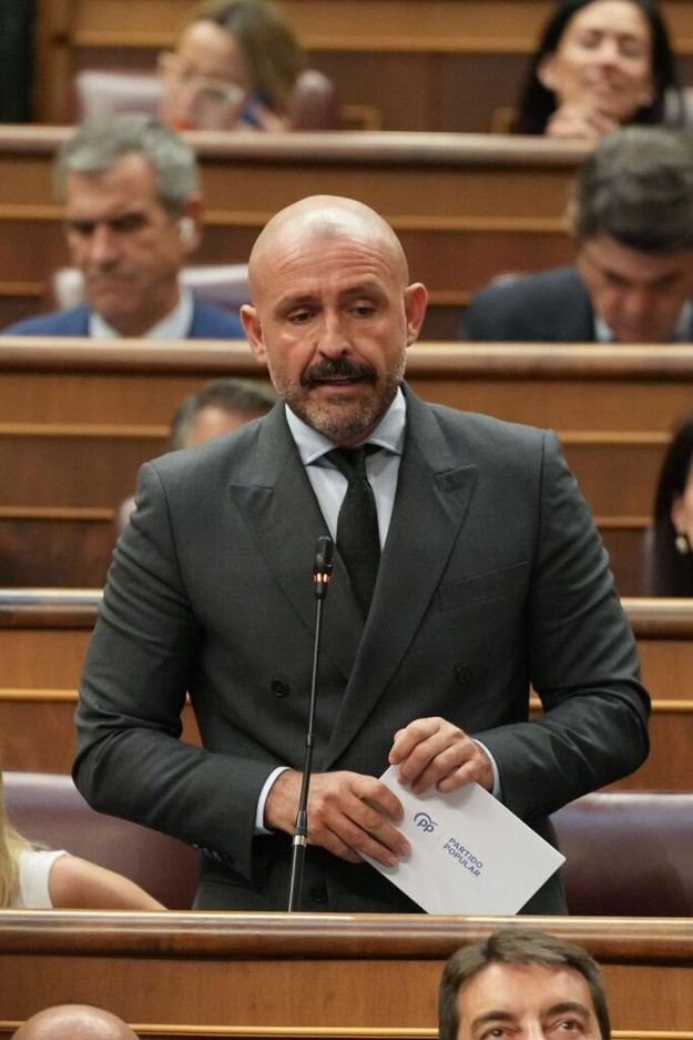 De los Santos critica al Gobierno por descuidar la seguridad de las mujeres en Ceuta