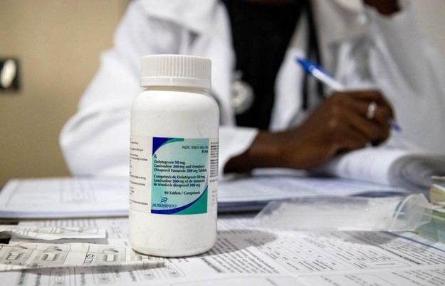 Alarma por posible cierre del programa PEPFAR que combate el VIH globalmente