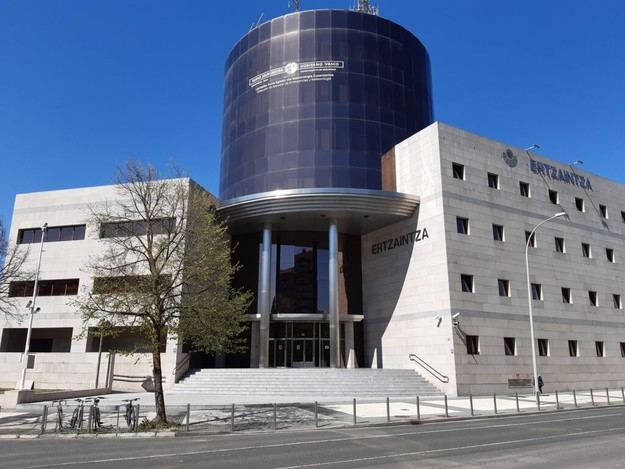 Joven arrestado en Vitoria-Gasteiz tras atacar a ertzainas con un cinturón