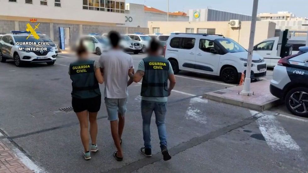 Detenido un joven por apuñalar a una persona durante un robo en Torrevieja