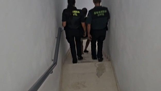 Guardias civiles fuera de servicio atrapan a ladrón en Alcalá del Río