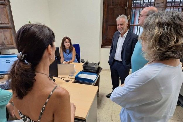 Gobierno español otorga 240.000 nacionalidades a descendientes de exiliados