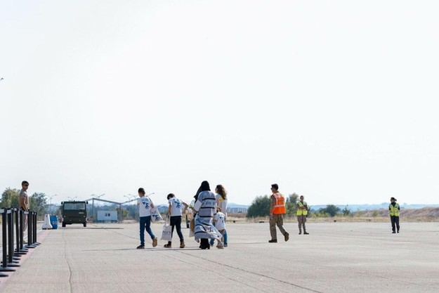 España evacúa a 44 menores gazatíes heridos en cuatro operaciones humanitarias