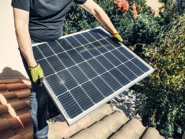 MITECO destina 35,6 millones a 27 nuevas comunidades energéticas en España