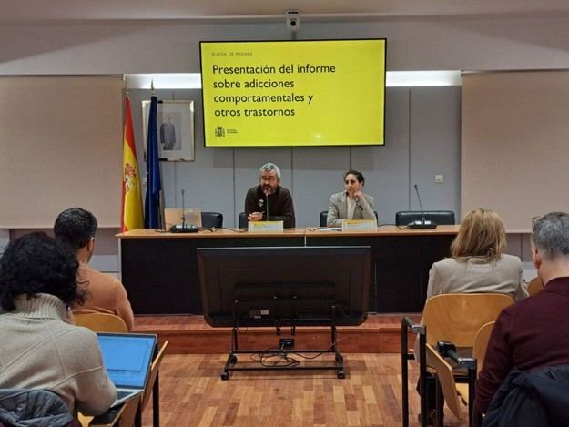 Informe revela aumento de adicciones comportamentales entre jóvenes en España