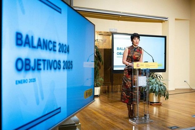Elma Saiz presentará un plan para facilitar el regreso de españoles en el extranjero