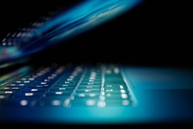 España retira 134 contenidos terroristas en redes sociales en 2023 y 2024