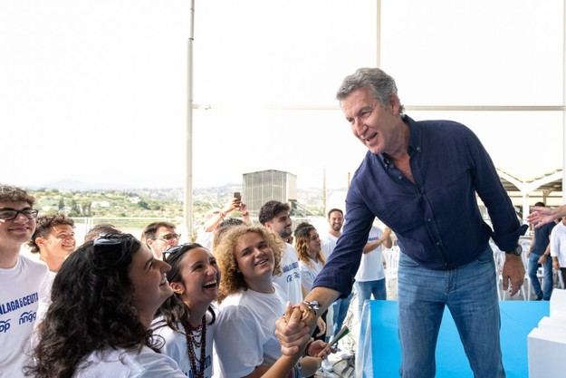 Feijóo llama a los españoles a un cambio político y critica la gestión de Sánchez