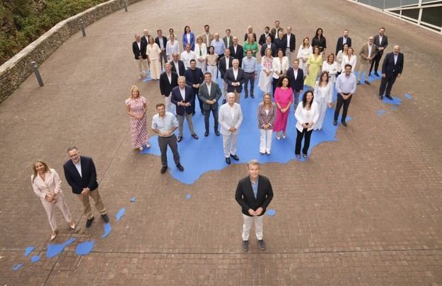 Feijóo pide a candidatos del PP ambición y compromiso con los ciudadanos