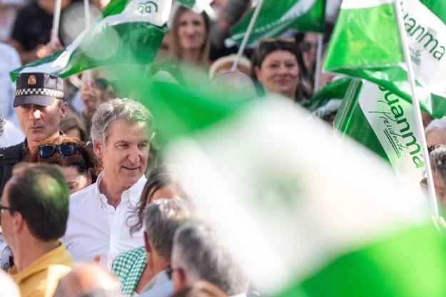 Feijóo insta a los andaluces a votar por Moreno para asegurar estabilidad y progreso