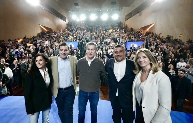 Feijóo defiende la gestión de Mañueco y critica el "ruido" político