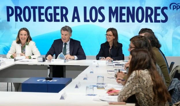 Feijóo propone un plan para proteger a menores en internet