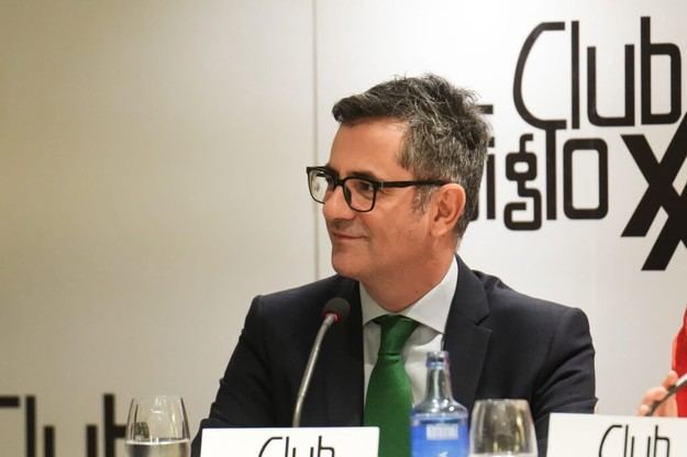 Bolaños destaca el papel del periodismo en la memoria democrática en un debate en Madrid