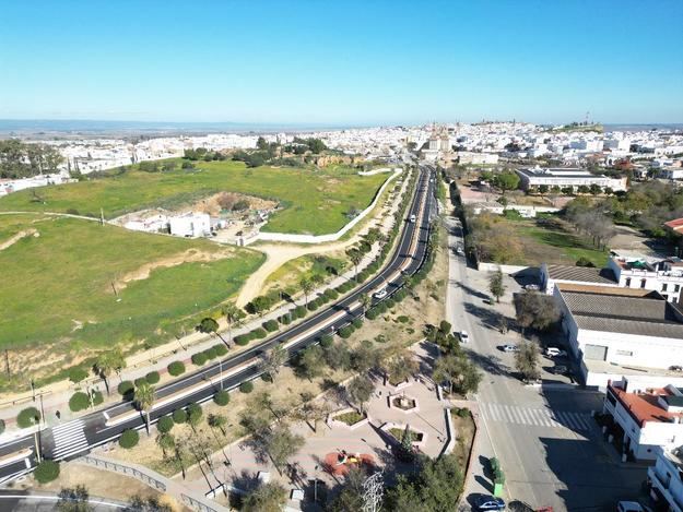 Finalizan las obras de la N-4A en Carmona para mejorar el acceso peatonal y ciclista