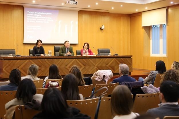 García Ortiz subraya el impacto de la violencia de género en hijos e hijas