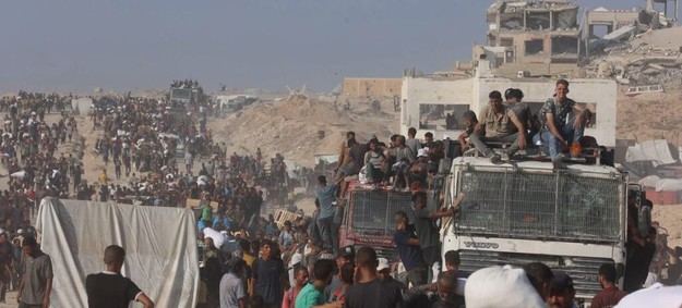 Crisis humanitaria en Gaza, Sudán y Uganda: aumento de refugiados y contaminación por plásticos
