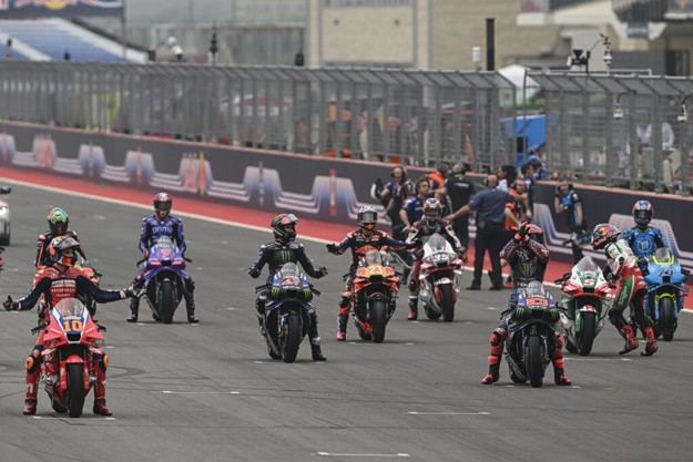 Nuevas reglas para pilotos lesionados y procedimientos de salida en MotoGP