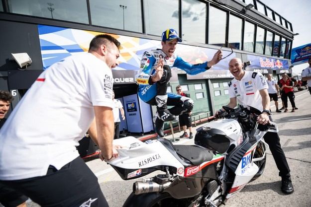 Álex Márquez tendrá moto de fábrica en 2026 con Gresini Racing