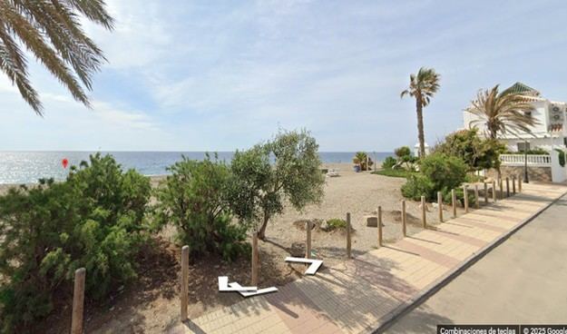 Encuentran el cadáver de un hombre en la playa de Calahonda, Motril