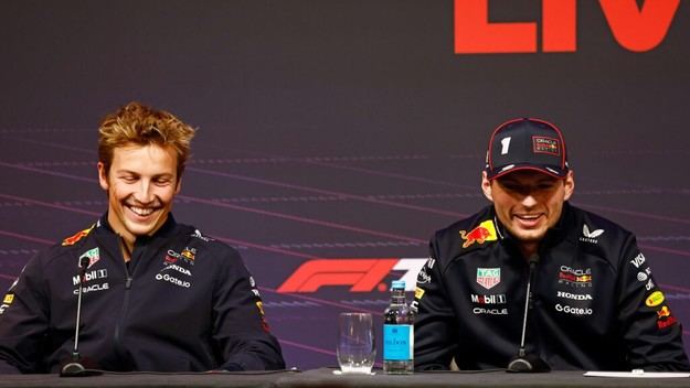 Verstappen entusiasmado por su nueva asociación con Lawson en Red Bull para 2025