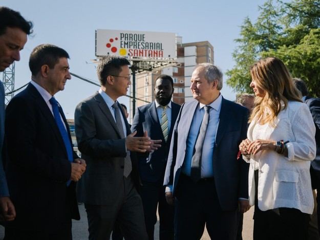 Hereu inaugura la futura sede de Desay en Linares con apoyo de 5,5 M€ del PERTE VEC III