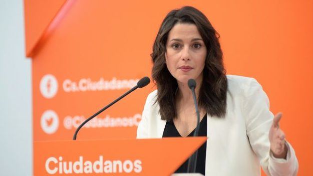 Arrimadas: “Tenemos la oportunidad de dejar atrás el sanchismo y el bipartidismo”