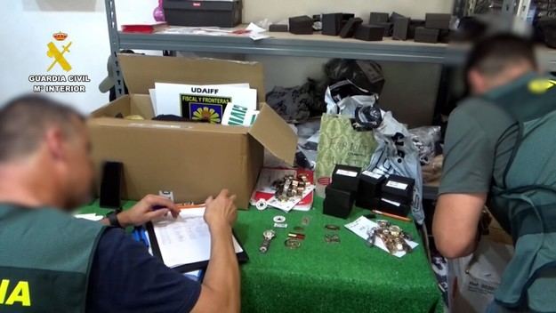 La Guardia Civil incauta más de 8.200 productos falsificados en Granada