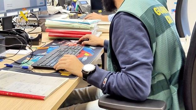 Detenidas 15 personas por fraudes de 393.000 euros a través de técnicas de estafa digital