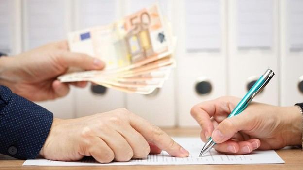 Italia incauta €1.1 millones en investigación de fraude y corrupción con funcionarios públicos