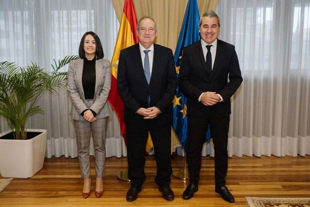 Hereu y ANFAC analizan la nueva ley de industria y el futuro del sector automotriz en España