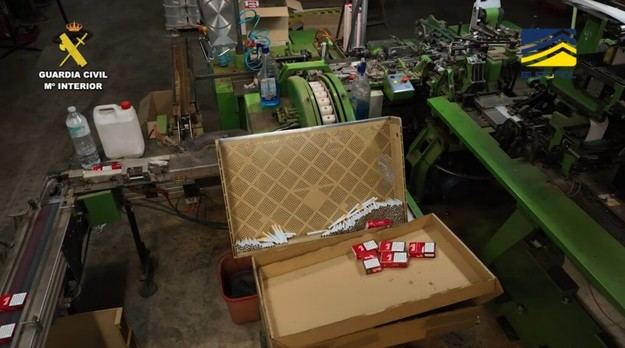 Desmantelan seis fábricas ilegales de tabaco en España con millones de cigarrillos incautados