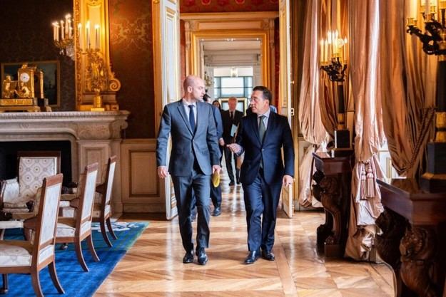 Albares se reúne en París con ministros de Francia y Marruecos para fortalecer lazos