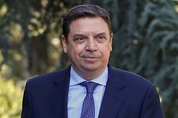 Planas destaca la importancia de las cooperativas en el vino español