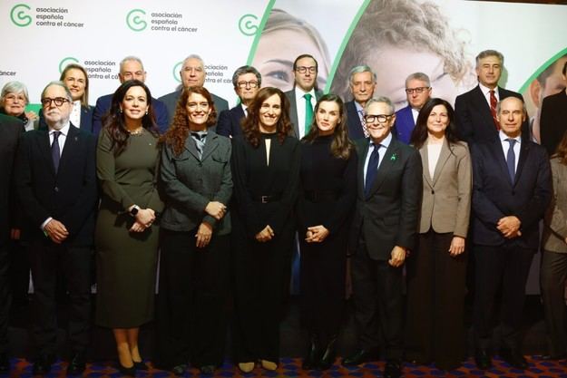 Mónica García aboga por una sanidad pública robusta en la lucha contra el cáncer