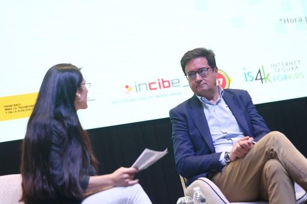 Óscar López insta a jóvenes a utilizar el 017 de INCIBE para combatir el acoso