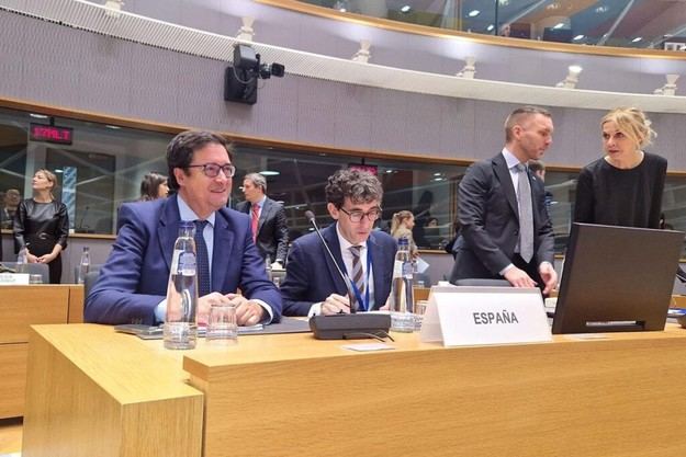 Óscar López aboga por un modelo digital europeo en Bruselas