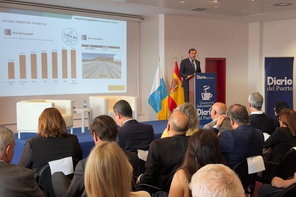 Óscar Puente presenta un plan de inversión de 7.000 millones en puertos estatales hasta 2029