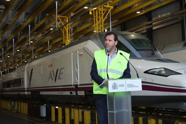 Óscar Puente presenta plan de 1.000 millones para modernizar talleres de Renfe