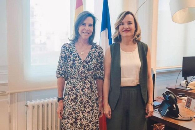 Pilar Alegría y la embajadora de Francia discuten colaboración educativa en España