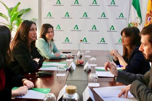 Rego solicita acción política para combatir la pobreza infantil y mejorar la acogida de menores